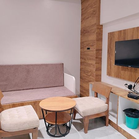 Hotel Pragati Inn 아마드나가르 외부 사진