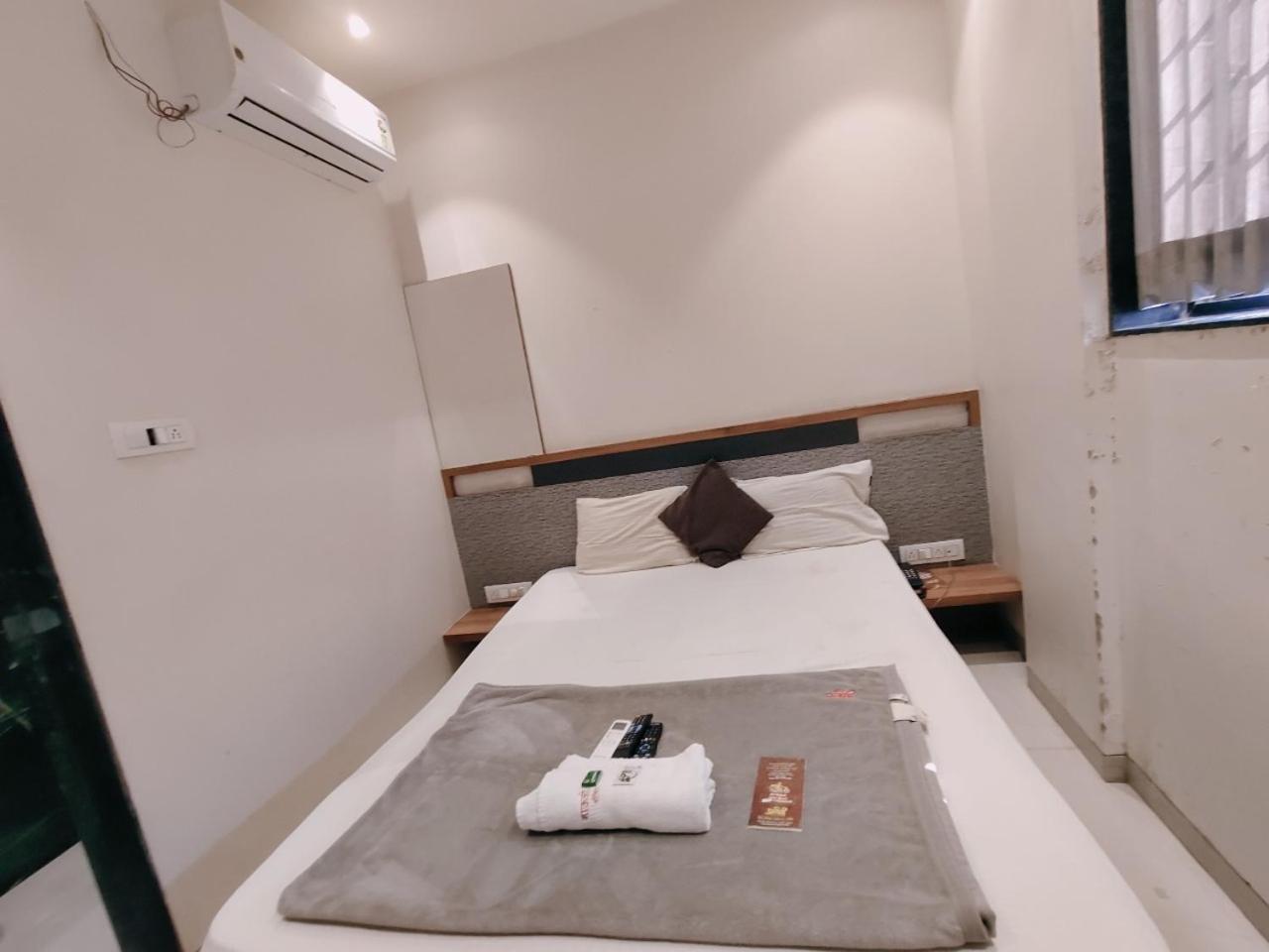 Hotel Pragati Inn 아마드나가르 외부 사진