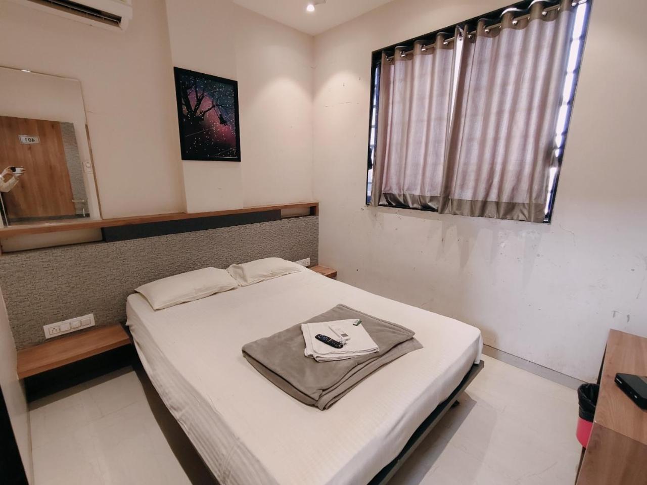 Hotel Pragati Inn 아마드나가르 외부 사진