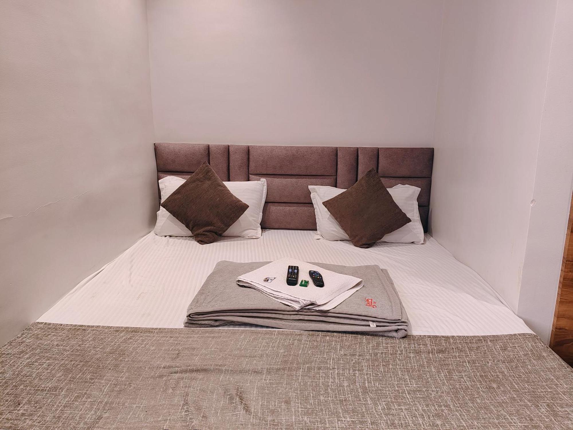 Hotel Pragati Inn 아마드나가르 외부 사진