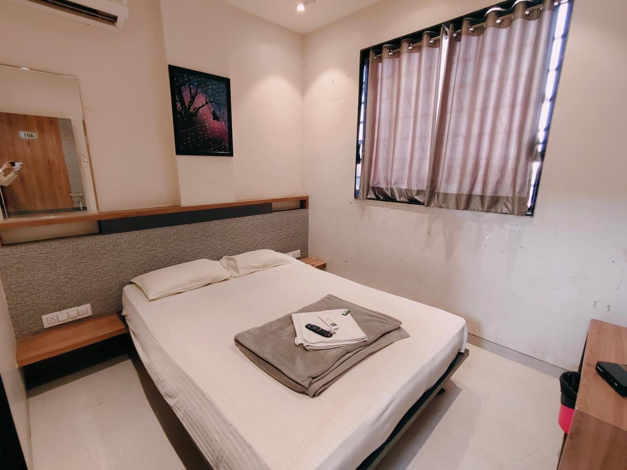 Hotel Pragati Inn 아마드나가르 외부 사진