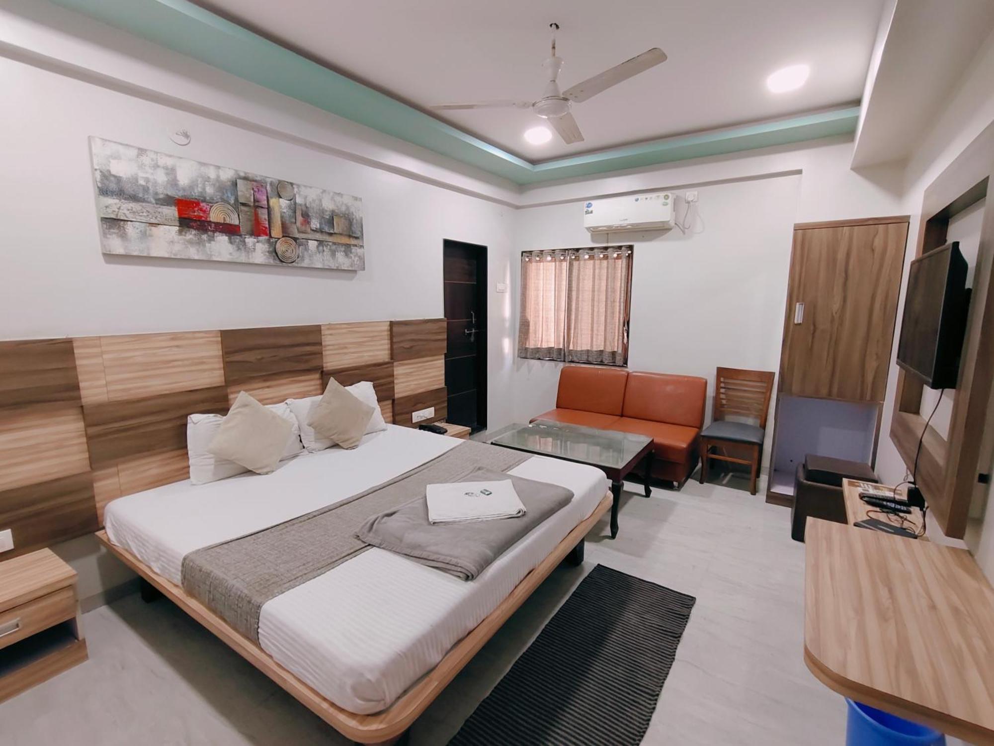 Hotel Pragati Inn 아마드나가르 외부 사진