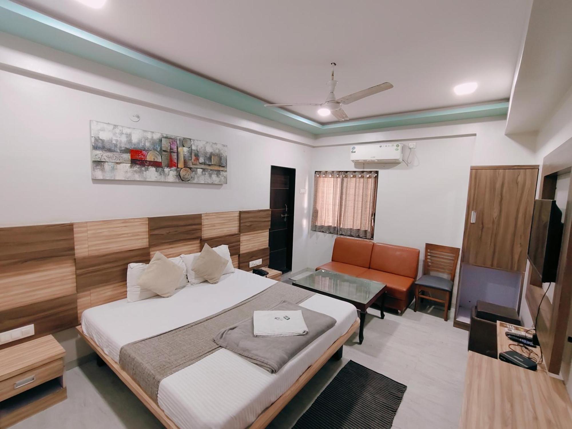 Hotel Pragati Inn 아마드나가르 외부 사진